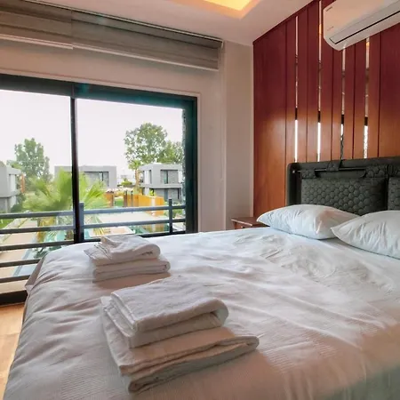 Villa Magnicifent 4 Bedroom Triplex In Akyarlar *